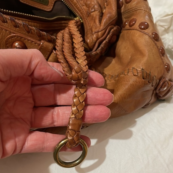 Isabella FIORE soft caramel color hobo style bag approx 16” w X 10” h 5.5” D - Picture 13 of 16